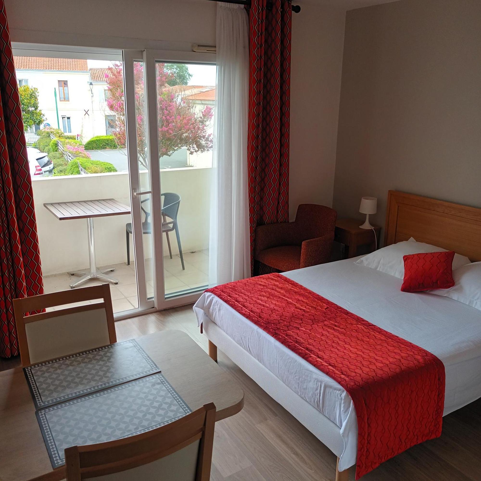 Domitys Le Clos Du Cedre Aparthotel Dompierre-sur-Mer Exterior photo